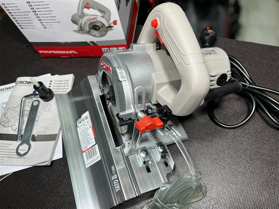 Плиткорез Плиткоріз CROWN CT15213-125-W Подача воды Заусовщик 45°