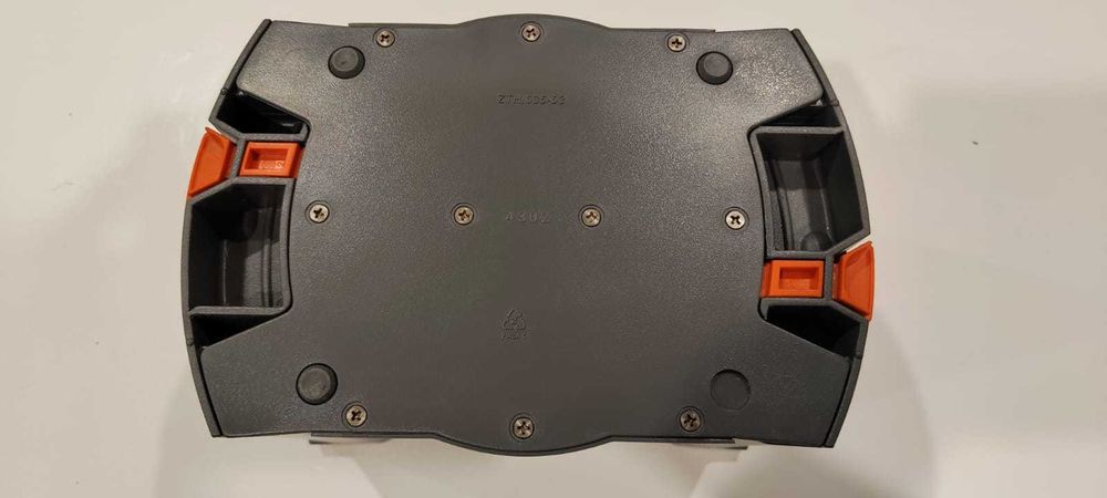 2 Uchwyty BLUM na talerze