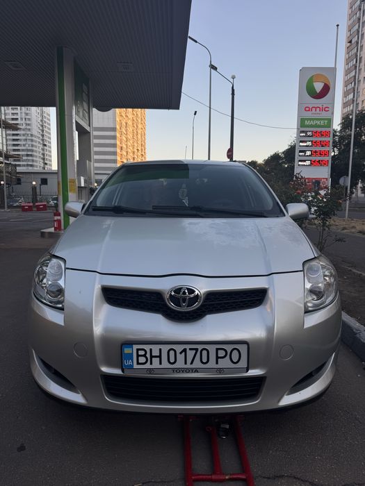 Продам Toyota Auris 2008
