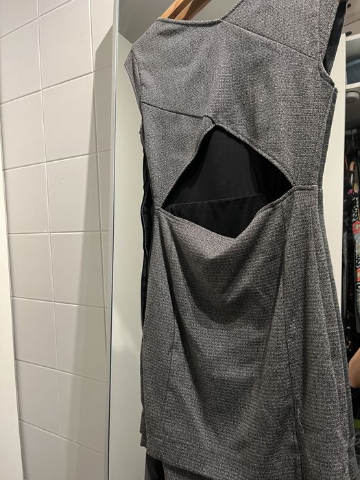 Macacao E vestido justo costas abertas