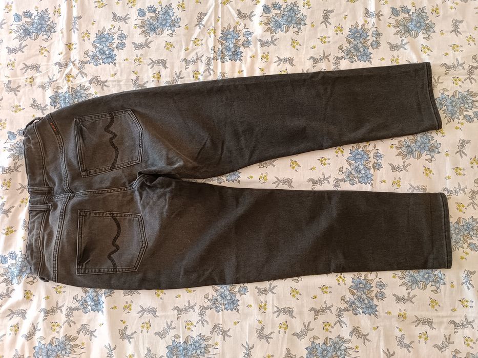 CONJUNTO de calças de ganga para rapaz