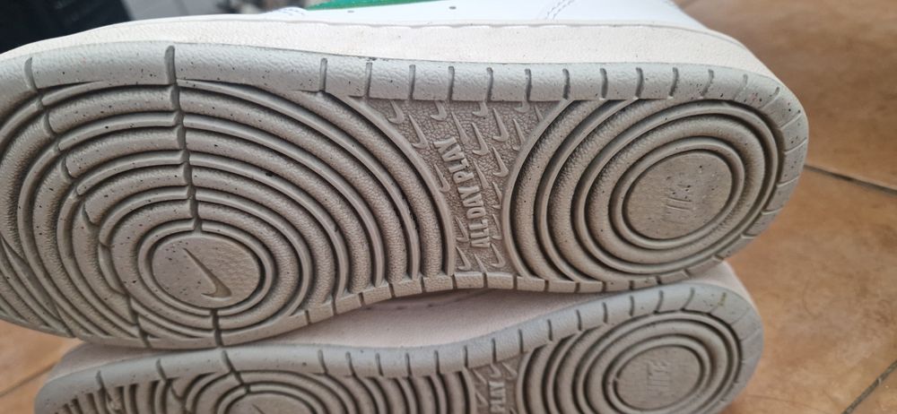 Nike Verde e Branco Mulher Tamanho 38
