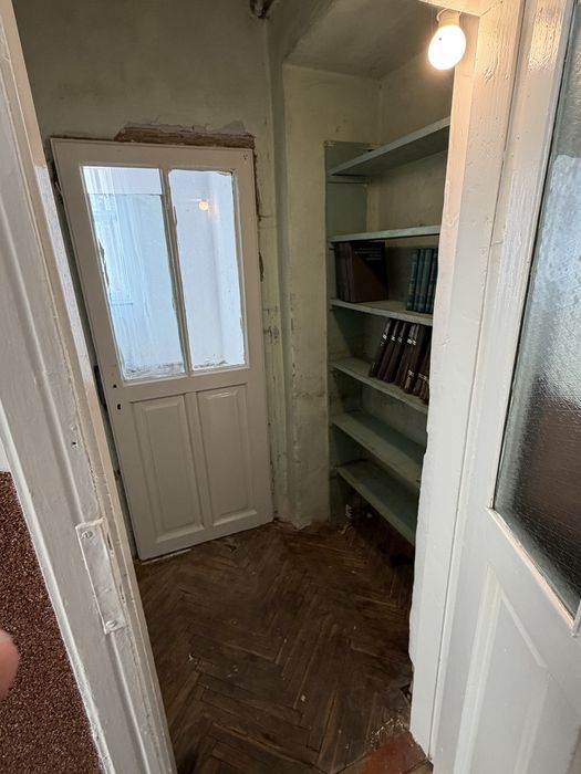 Продаж окремого будинку в центрі міста з можливістю добудови, 3 кімнати, горище, підвал, власний двір