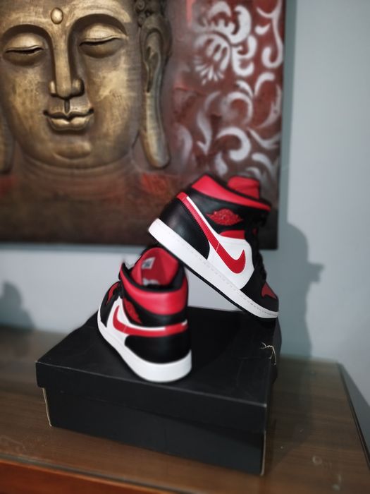Air jordan 1 Mid 
como novos!! foram usados apenas