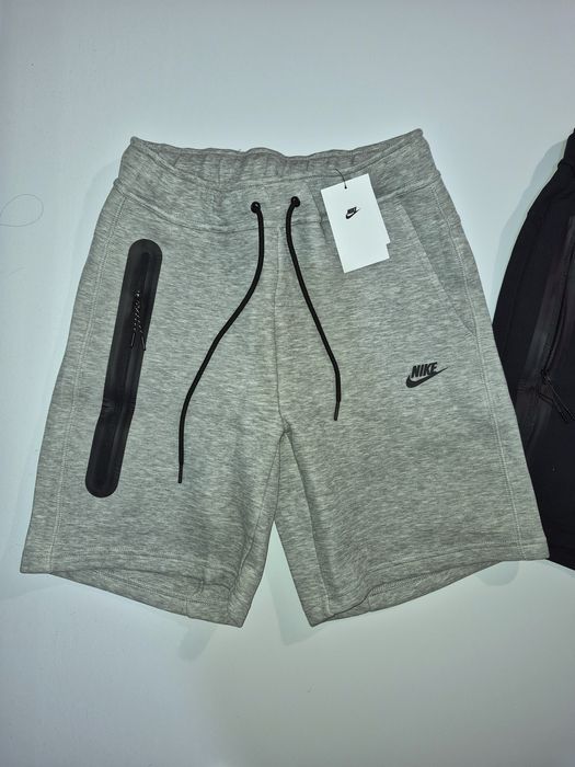 Шорты Nike Tech Fleece