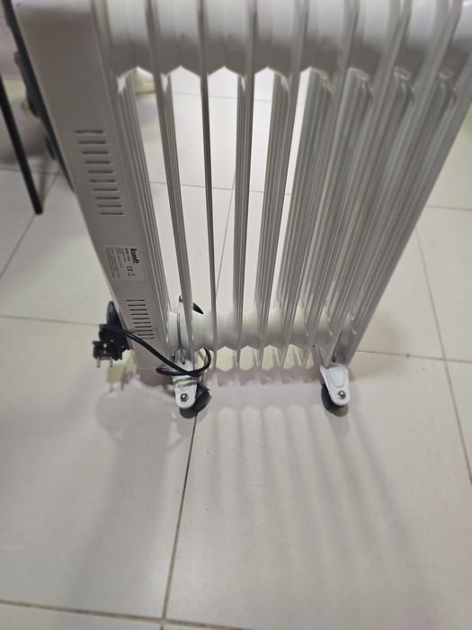 Radiador a Óleo Kunft (2500W) – Branco – Bom Estado