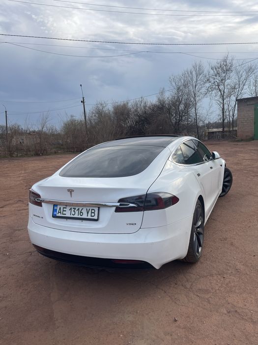 Tesla model s 75D