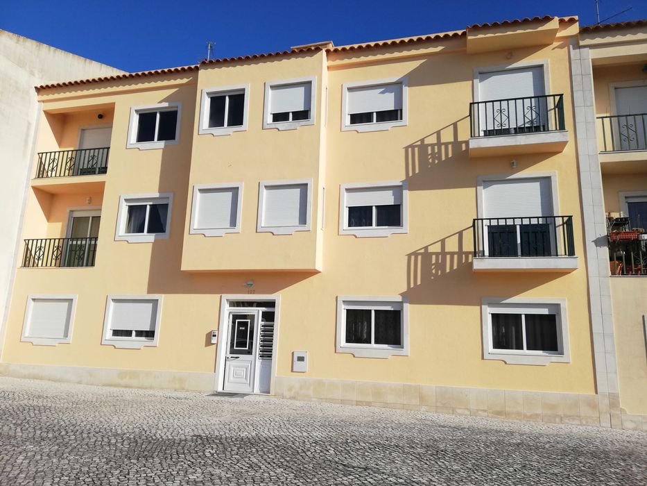 Alugo Quarto - Sarilhos Grandes