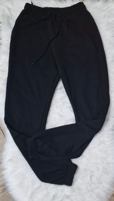 Spodnie dresy" Trendyol".
