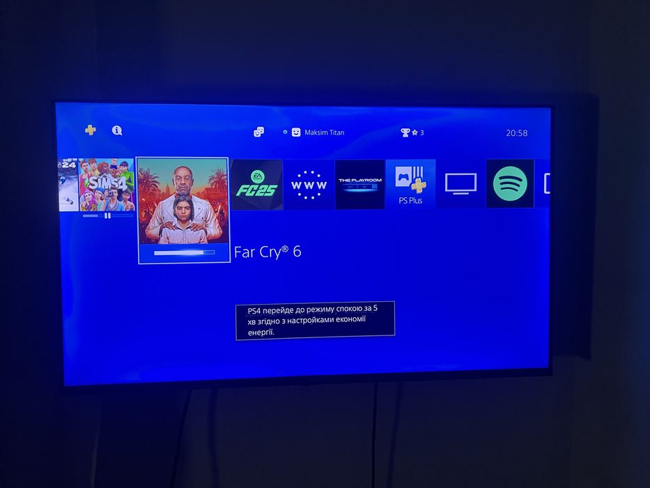 Продам ps4 slim.