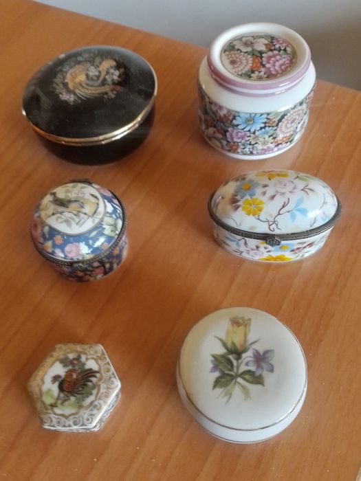 Caixas em porcelana