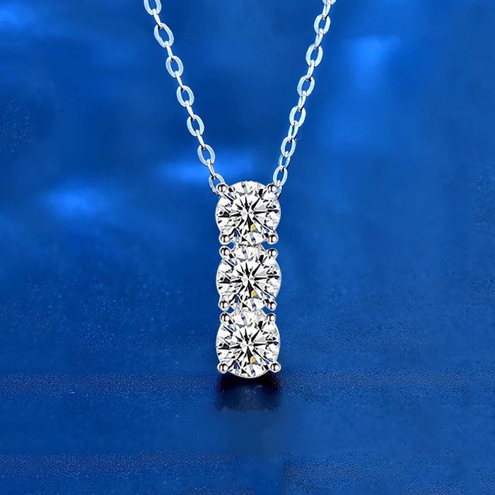 Муассаниты 4.5 мм Кулон з муасанітами. Кулон на ланцюжку+сертификат