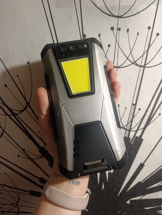 Телефон Unihertz Tank 1