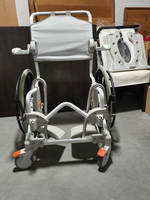 Cadeira de rodas nova