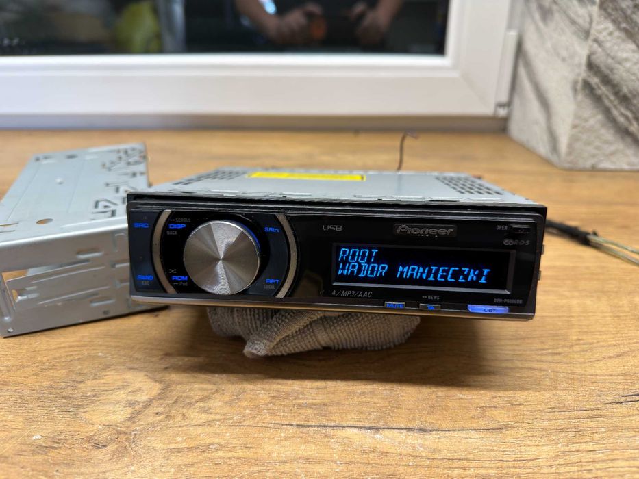 Radioodtwarzacz CD Pioneer DEH-P6000UB