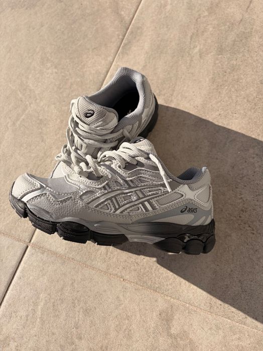 Asics gel nyc cinza e preta