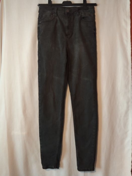 Sprzedam Spodnie Damskie Jeans, Skinny, rozmiar M, marki Reserved.