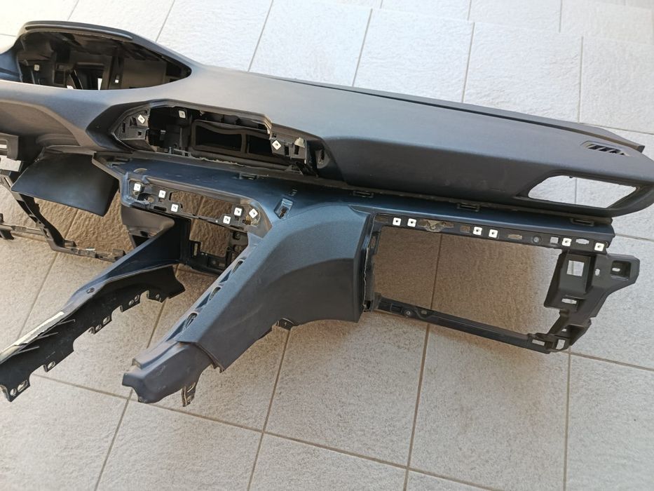 Панель Peugeot 3008-5008 2G