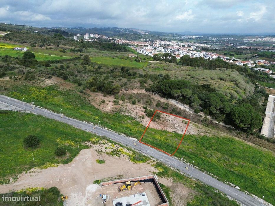 Spectacular Plot in Alenquer, Lisbon – 1214 m²