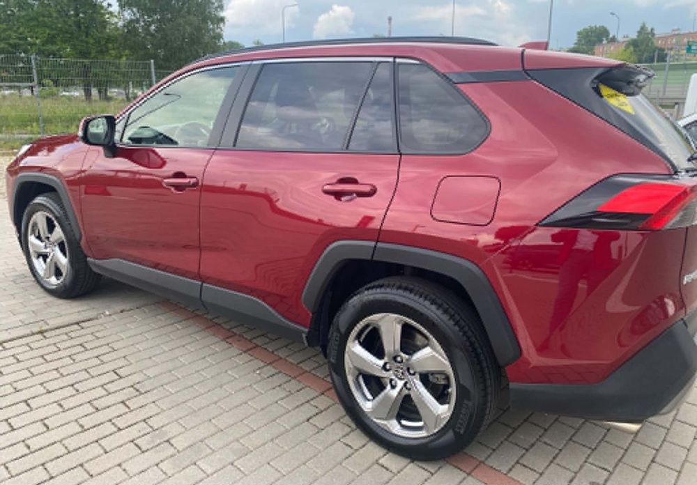Toyota RAV4 Pierwszy właściciel, nowe opony letnie, gwarancja ASO, faktura VAT