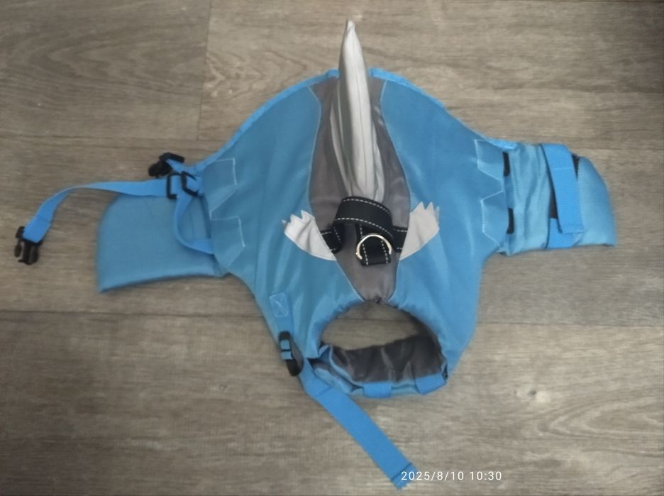 Жилет для плавания.