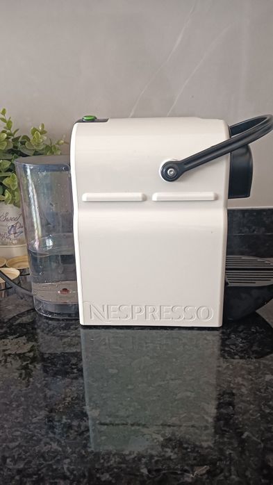 Máquina de café Nespresso KRUPS