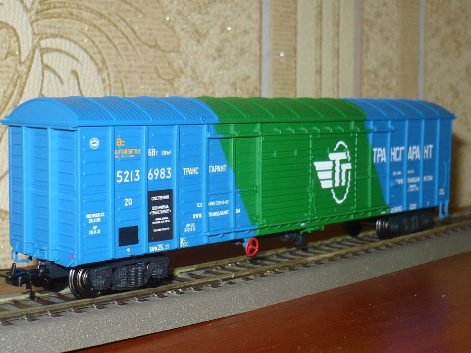 Крытый вагон R-land HO масштаб 1:87 новое в коробке (Piko, Roco