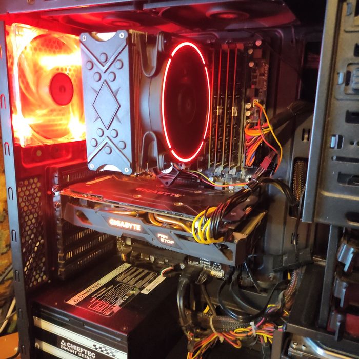 Продам комплект fx8350 gigabyte GA970 16gb DDR3