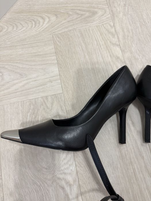 Шкіряні туфлі від  Mango 39