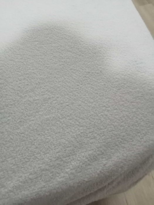 Cama e colchão de solteiro