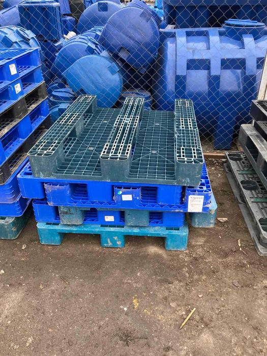 Продам пластикові піддони Б/В