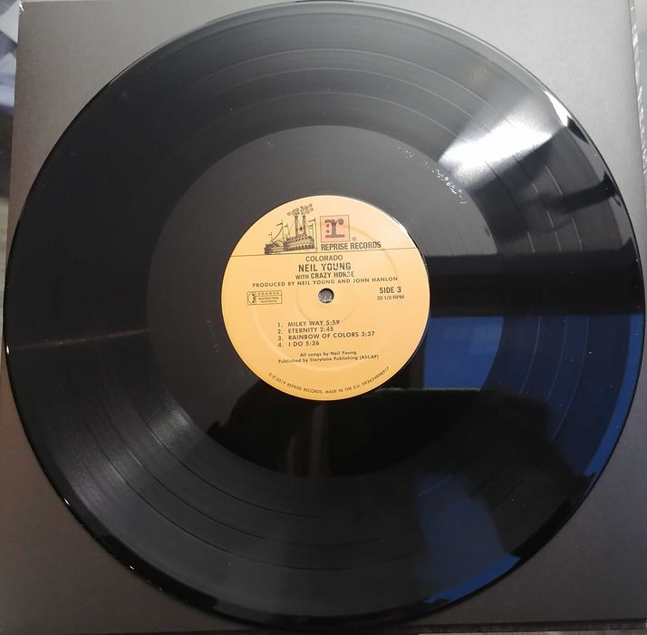 Duplo Álbum de Vinil 12 + Single de 7 de Neil Young e Crazy Horse