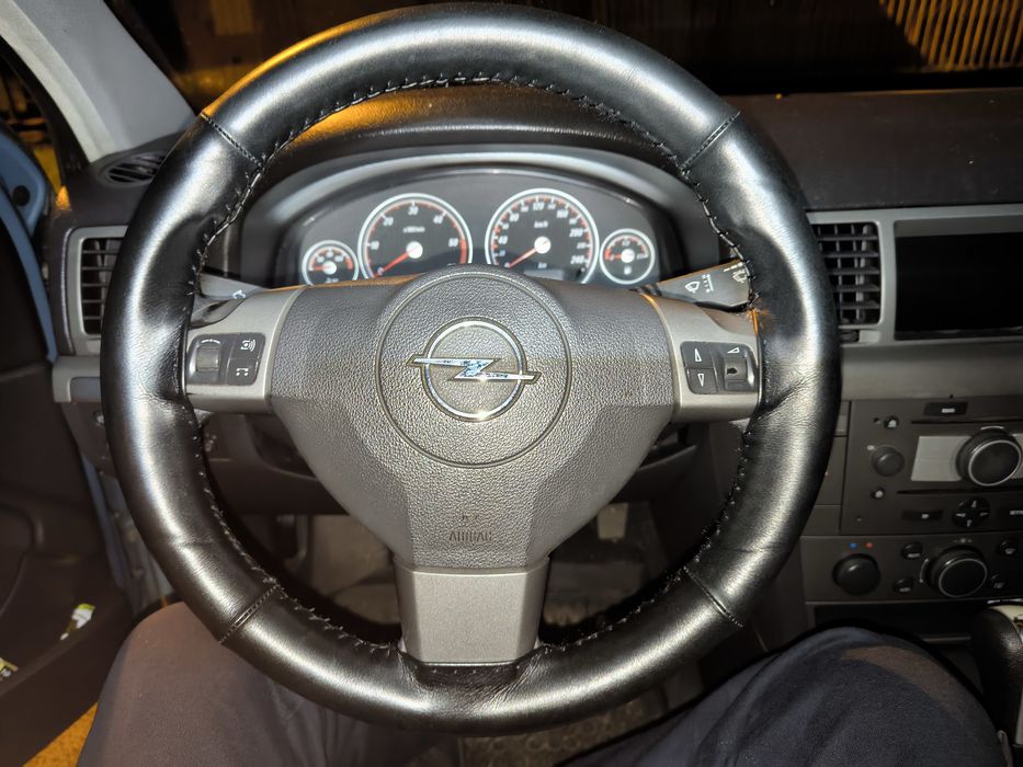 Opel vectra c GTS 1.9 150 km 2006