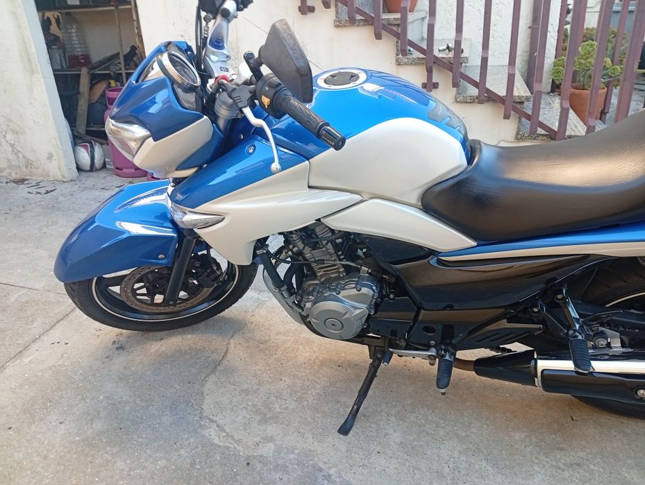 Suzuki inazuma 250 em muito bom estado 33mil pronta para rolar  material super fiável e baixa manutenção