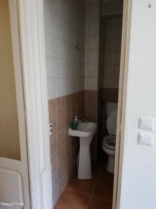 Quarto - localizado em Arroios Lisbon