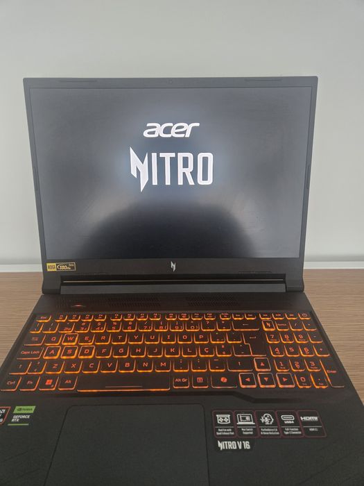 Acer Nitro v16 16ram/512gb rtx 4050