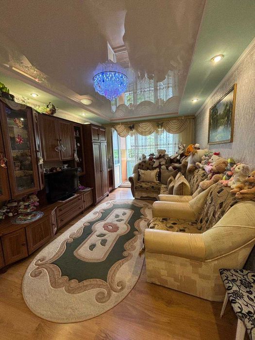 Продам 3 кімнатну квартиру з ремонтом  на вул. Бочарова, поруч з ринком Північний, Одеса.
