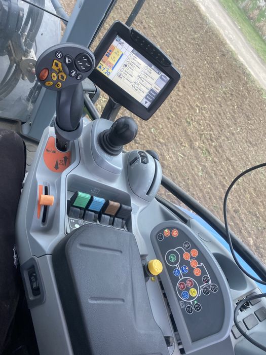 New Holland T7 200