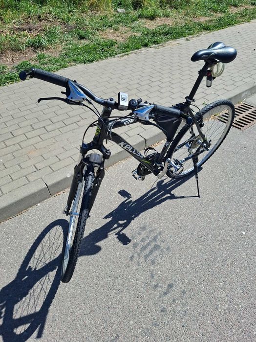 rower crossowy KELLYS SAPHIX, rama 21, koła 28, przerzutki 3x8