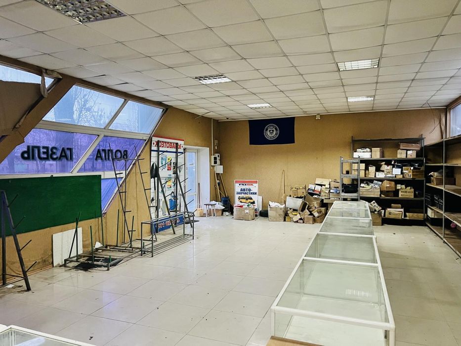 Продаю приміщення на вул. Космонавтів