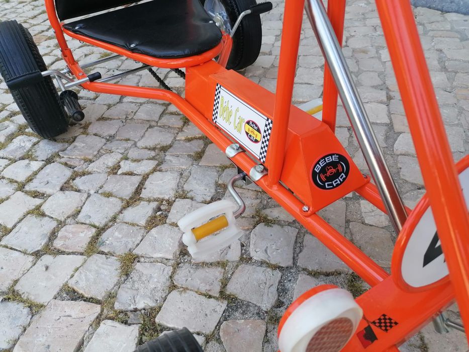 Carrinho kart a pedais Bebecar