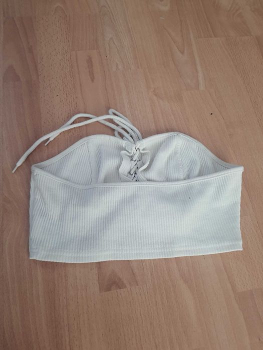bialy crop top .