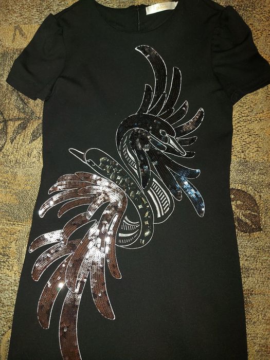 Продам красивые платья для девочки