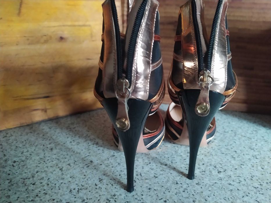 Buty szpilki Victor Rolf r.37