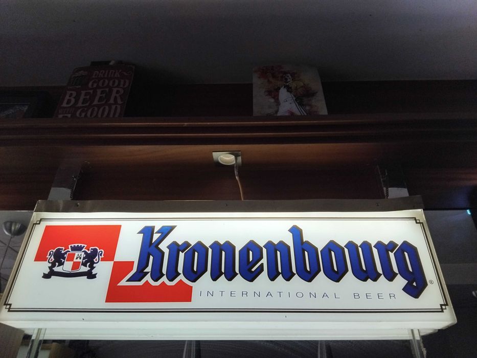 Reclamo luminoso [KRONENBOURG]