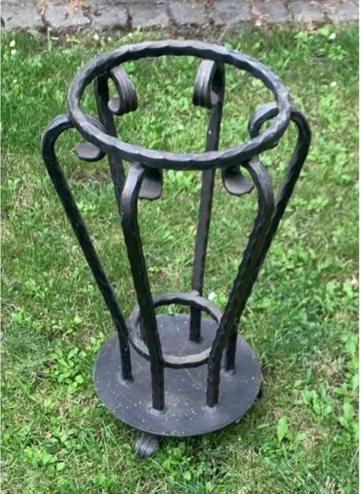 Kuty parasolnik (stojak na parasole), wysokość 52 cm, szerokość 25 cm