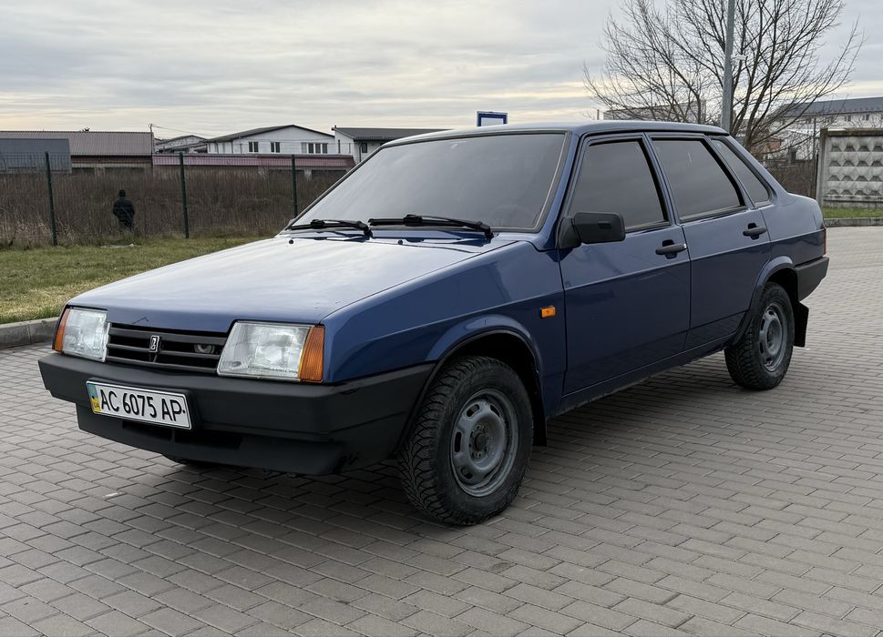 Авто в дуже гарному стані рідний пробіг 83 тисячи авто в рідному окрасі один власник робити нічого не потрібно