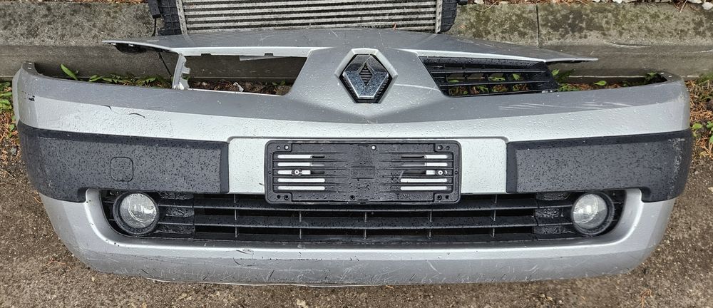 Renault Megane II przedni zderzak