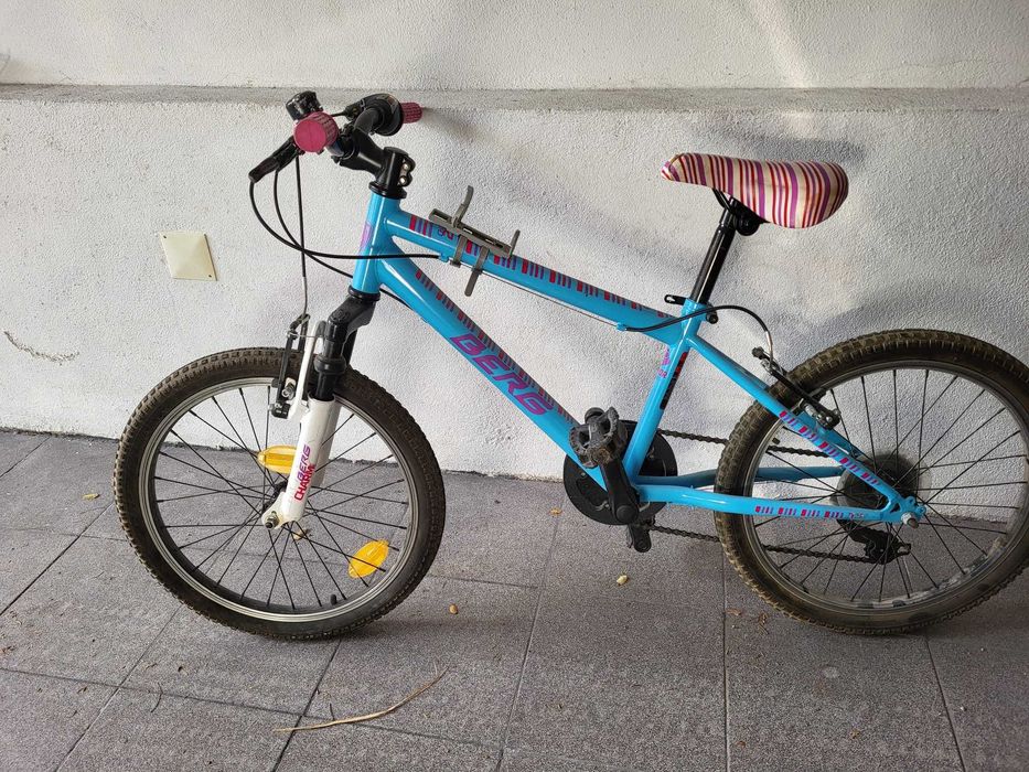 Bicicleta de menina, roda 20 com 6 velocidades