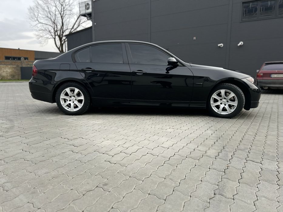 Bmw 320i 2007 2.0 бензин